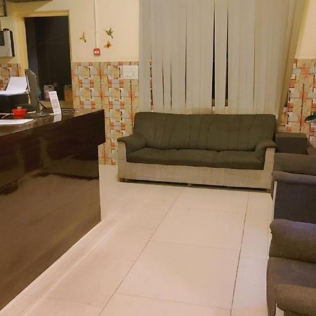 Metro Suites บังกาลอร์ ภายนอก รูปภาพ